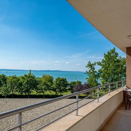 Myflat Club 218 Gold II Wellness Apartment Siofok Exterior photo