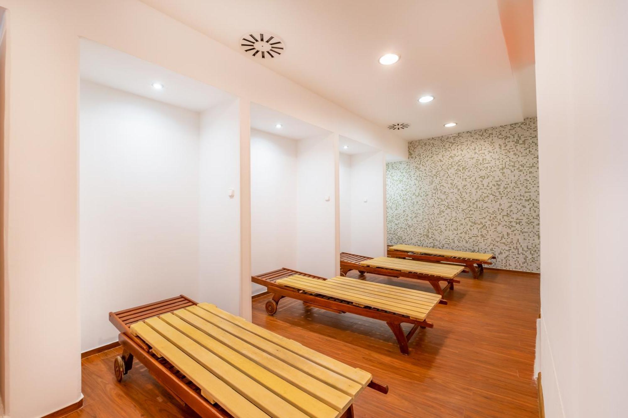 Myflat Club 218 Gold II Wellness Apartment Siofok Exterior photo