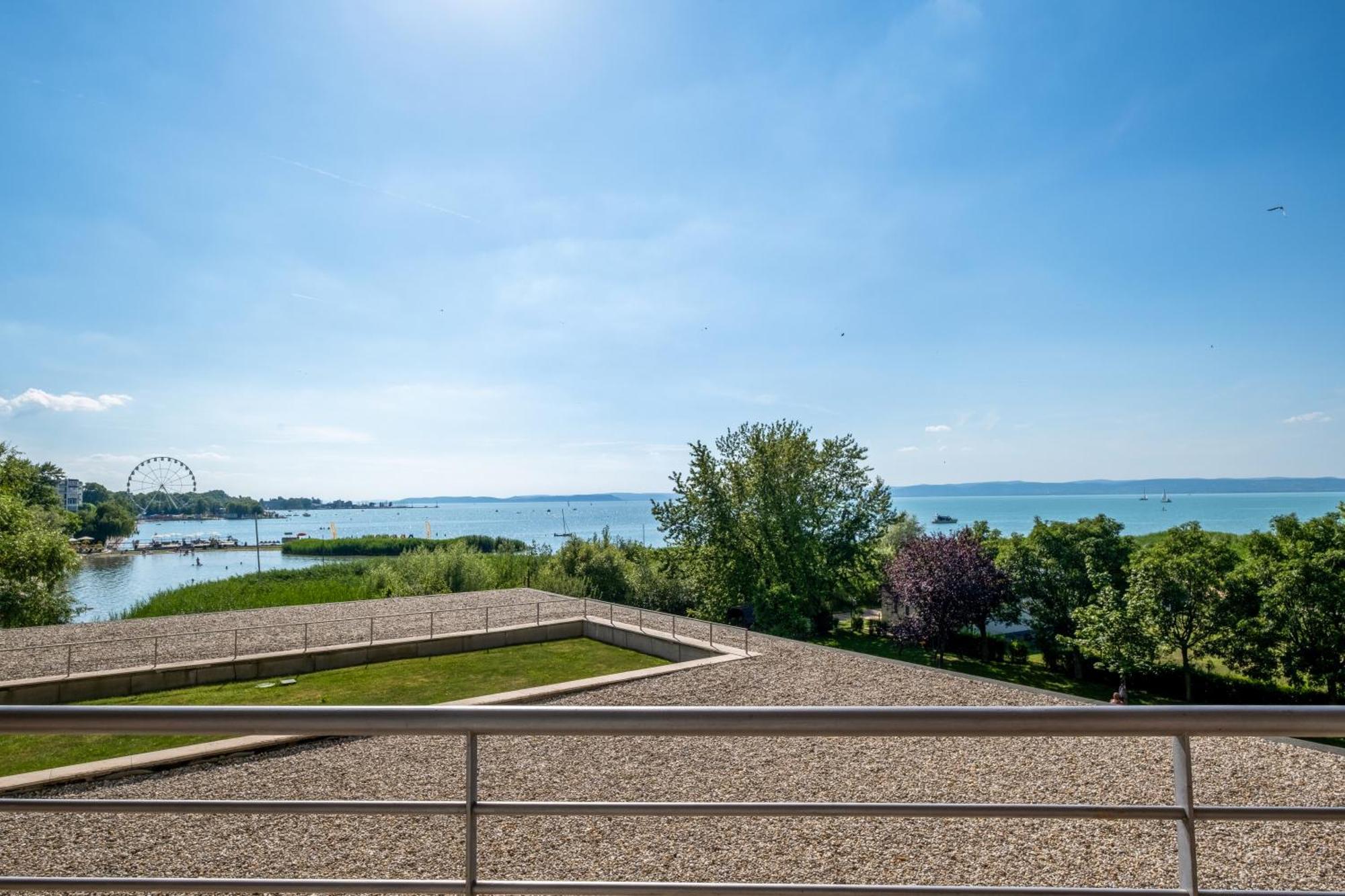 Myflat Club 218 Gold II Wellness Apartment Siofok Exterior photo